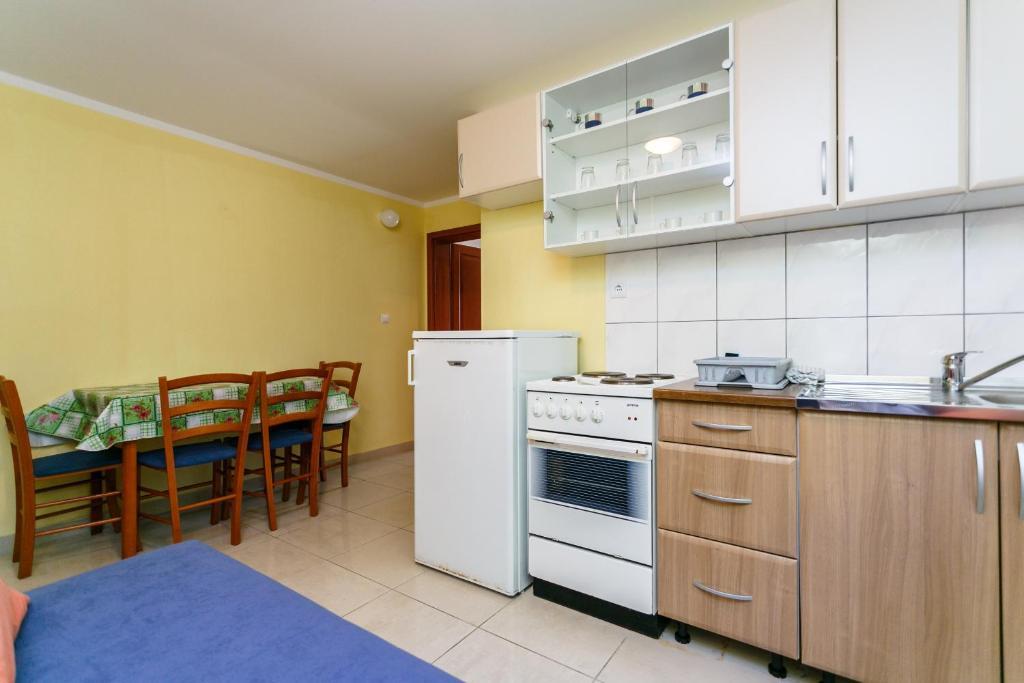 Apartments Posavec Pinezići Rum bild