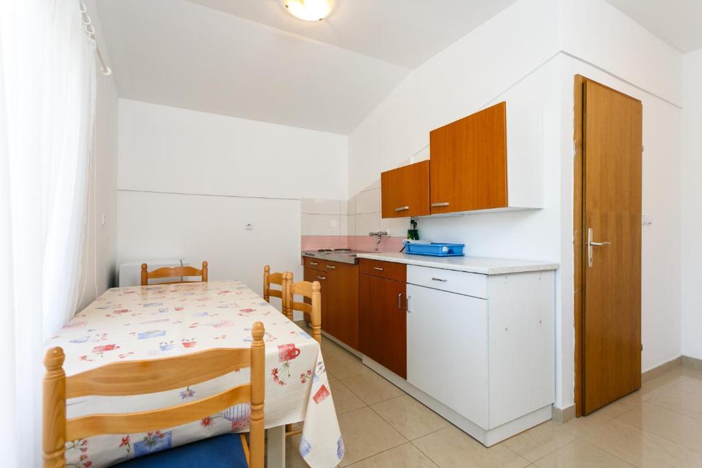 Apartments Posavec Pinezići Rum bild